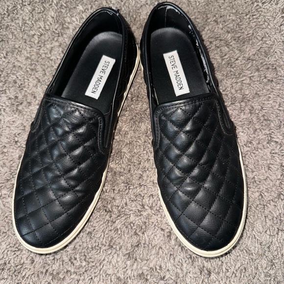 Steve Madden Shoes - Black Steve Madden slip ons women’s size 9